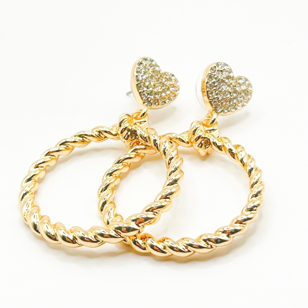 NWOT Gorgeous heart hoop earrings 18 K gold plated